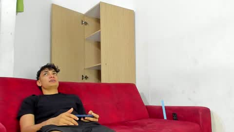 Snapshot of sexys_boys18 chatting on June 21, 3:25 pm MATIAS-18 THIAHO -18 MAX-19 NICOKALY-19 CAIN-19 MOD ESTEBAN online show from June 21, 3:25 pm