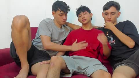 Snapshot of sexys_boys18 chatting on July 24, 1:14 am MATIAS-18 THIAHO -18 MAX-19 NICOKALY-19 CAIN-19 MOD ESTEBAN online show from July 24, 1:14 am