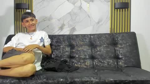 Snapshot of sexys_boys18 chatting on August 2, 12:20 am MATIAS-18 THIAHO -18 MAX-19 NICOKALY-19 CAIN-19 MOD ESTEBAN online show from August 2, 12:20 am