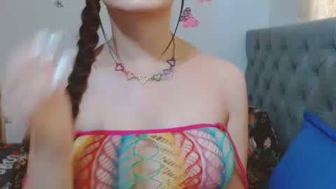Snapshot of sexysafiravenus chatting on June 19, 5:28 pm Venus Independent Model online show from June 19, 5:28 pm