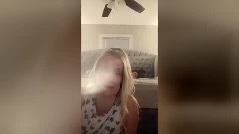 Snapshot of sexysavy79 chatting on June 16, 7:44 am sexysavy79 online show from June 16, 7:44 am