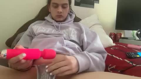 Snapshot of sexyshayla_twink chatting on April 22, 7:37 pm sexyshayla_twink online show from April 22, 7:37 pm