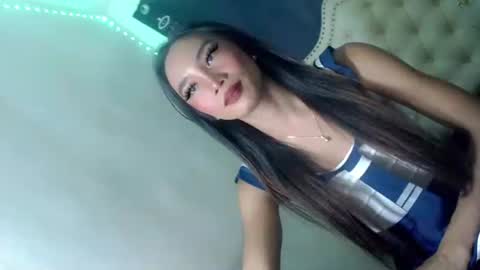 Snapshot of sexyshinixx chatting on October 7, 7:33 pm sexyshinixx online show from October 7, 7:33 pm