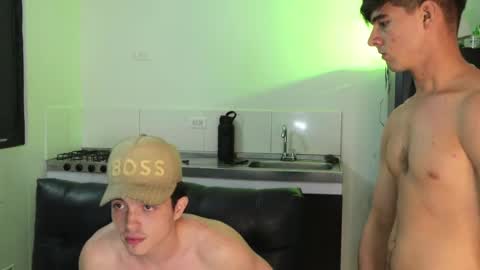 sexyskinnynaksu online show from May 15, 11:23 pm