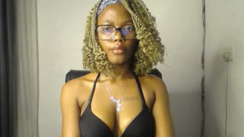 Darkskinned Rae online show from February 20, 6:19 pm
