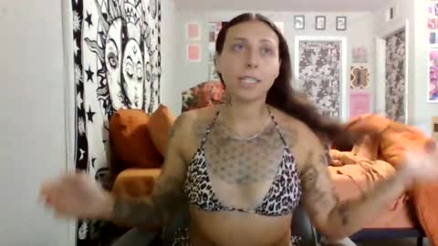 Snapshot of sexytatslut369 chatting on June 12, 6:51 pm sexytatslut369 online show from June 12, 6:51 pm
