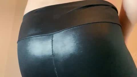 Snapshot of sexythongslut chatting on February 24, 6:17 pm Sexythongslut online show from February 24, 6:17 pm