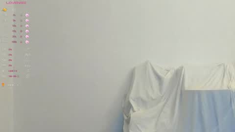 Snapshot of sexythongslut chatting on June 1, 5:25 pm Sexythongslut online show from June 1, 5:25 pm