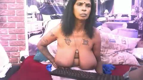 sexyva4u2luv online show from December 1, 8:52 am