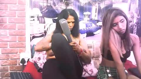 sexyva4u2luv online show from December 15, 9:02 am