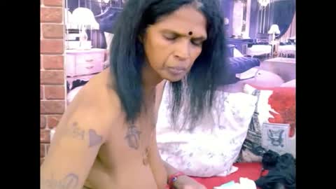 Snapshot of sexyva4u2luv chatting on June 4, 6:52 am sexyva4u2luv online show from June 4, 6:52 am