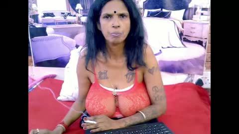 Snapshot of sexyva4u2luv chatting on June 14, 5:53 am sexyva4u2luv online show from June 14, 5:53 am
