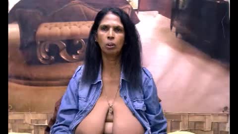 sexyva4u2luv online show from August 1, 8:41 pm