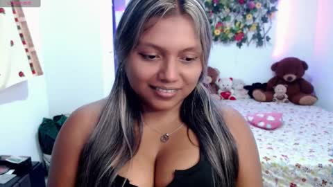 Snapshot of sexyvaldiry chatting on February 8, 12:49 am sexyvaldiry online show from February 8, 12:49 am