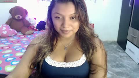 Snapshot of sexyvaldiry chatting on April 25, 12:35 am sexyvaldiry online show from April 25, 12:35 am