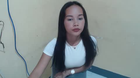 Snapshot of sexyykalea chatting on May 21, 2:40 am Lea3 online show from May 21, 2:40 am