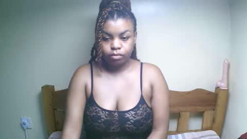 sexyyred_ online show from April 21, 9:50 pm