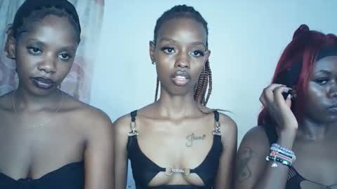 sexyzuriel online show from February 26, 10:47 am