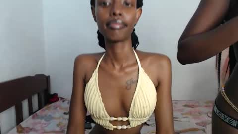 sexyzuriel online show from April 26, 11:30 am