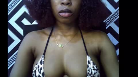 Snapshot of sezy_petite chatting on October 4, 11:14 pm Wealth online show from October 4, 11:14 pm