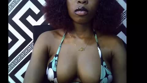 Snapshot of sezy_petite chatting on October 5, 6:06 pm Wealth online show from October 5, 6:06 pm