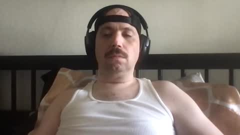 sfgiants1982 online show from October 18, 9:26 pm