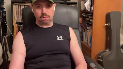 sfgiants1982 online show from October 28, 11:07 pm