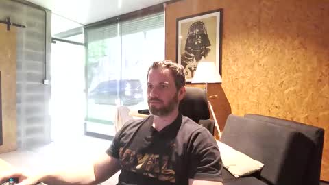 Snapshot of shad0w_hunter chatting on April 9, 1:27 pm shad0w_hunter online show from April 9, 1:27 pm