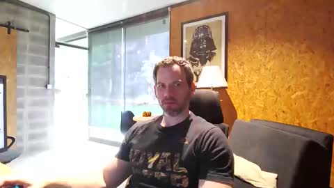 Snapshot of shad0w_hunter chatting on April 14, 1:17 pm shad0w_hunter online show from April 14, 1:17 pm