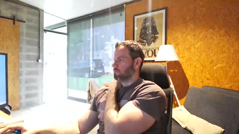 Snapshot of shad0w_hunter chatting on May 7, 1:16 pm shad0w_hunter online show from May 7, 1:16 pm
