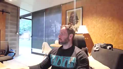 Snapshot of shad0w_hunter chatting on May 11, 8:39 pm shad0w_hunter online show from May 11, 8:39 pm