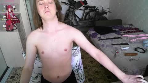 shad0wfemb0y online show from April 1, 11:22 am