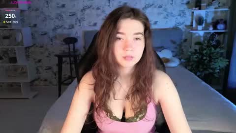 Im Mary online show from November 9, 11:08 am