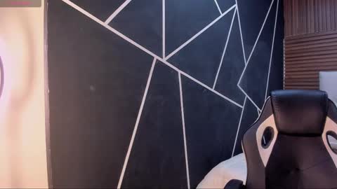 Liz online show from March 8, 10:35 pm