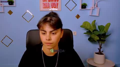 shadow_kiss online show from July 26, 6:37 pm