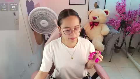 Snapshot of shady_bug chatting on May 24, 12:43 pm Shady online show from May 24, 12:43 pm