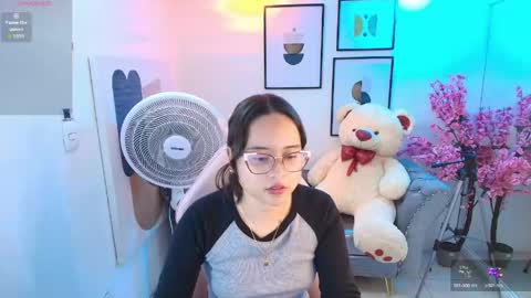 Snapshot of shady_bug chatting on May 25, 6:58 pm Shady online show from May 25, 6:58 pm