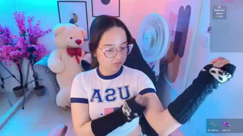 Snapshot of shady_bug chatting on June 12, 12:59 pm Shady online show from June 12, 12:59 pm