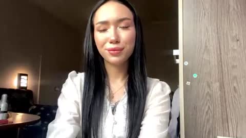 Snapshot of shaemickels chatting on June 13, 2:15 pm Alice online show from June 13, 2:15 pm
