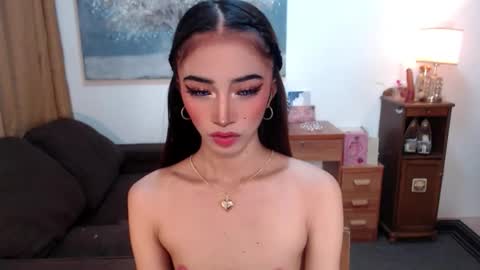 shaina online show from December 13, 8:04 pm