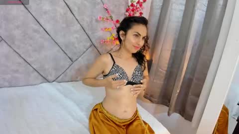Snapshot of shaliny_ chatting on April 13, 7:19 pm Shanily online show from April 13, 7:19 pm