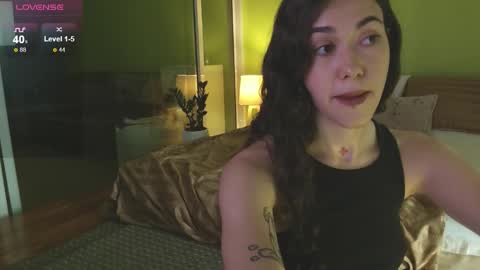 Snapshot of shamahasla chatting on November 5, 1:27 am Sade online show from November 5, 1:27 am