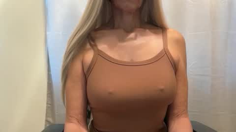 Snapshot of shamanwoman chatting on November 24, 6:40 pm Shaman Woman online show from November 24, 6:40 pm