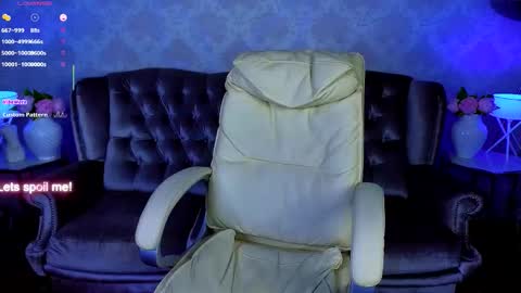 Lessi online show from February 6, 7:02 am