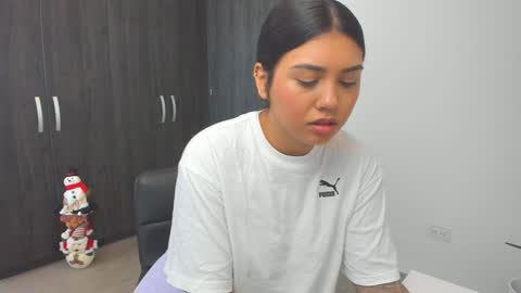 Snapshot of shanabellucy chatting on December 20, 2:49 pm onlyfans shanabellucy online show from December 20, 2:49 pm