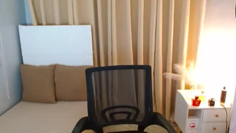 Snapshot of shanaiamiraclets chatting on February 27, 10:48 am miraclets online show from February 27, 10:48 am