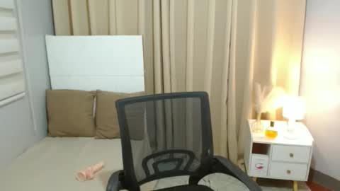 Snapshot of shanaiamiraclets chatting on January 13, 6:18 am miraclets online show from January 13, 6:18 am