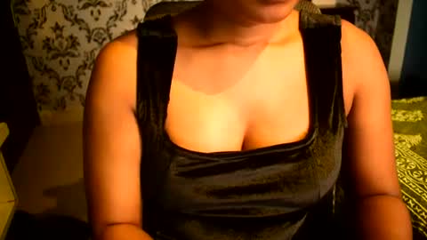 Snapshot of shanaya_indian chatting on July 4, 2:29 am shanaya indian online show from July 4, 2:29 am