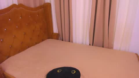 shane_018 online show from May 27, 7:16 am