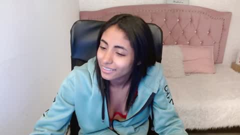 shanelle online show from January 22, 9:13 am